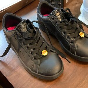 Skechers Black Sneakers with Sporty Lace-Up Design Size 3.5